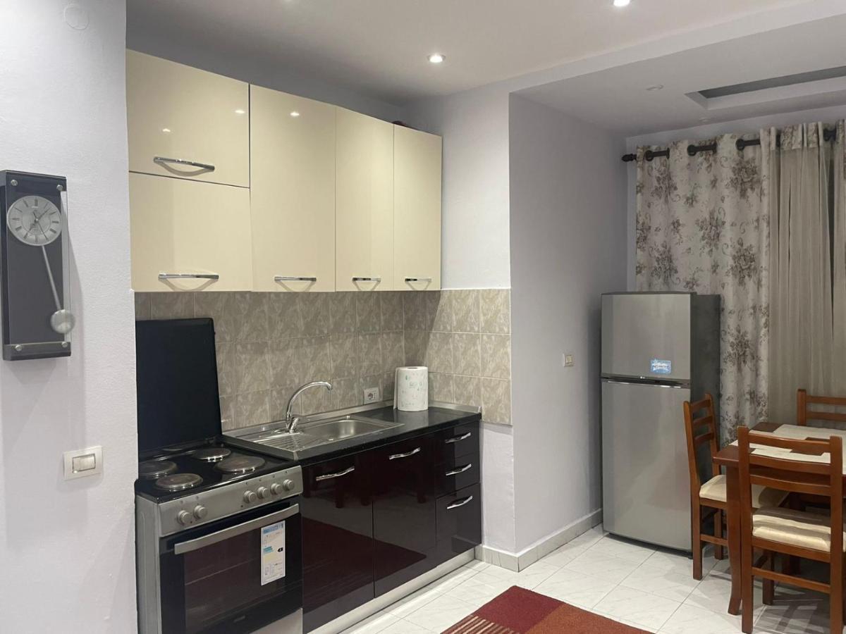 E&B Cosy Apartment Tirana Exterior foto